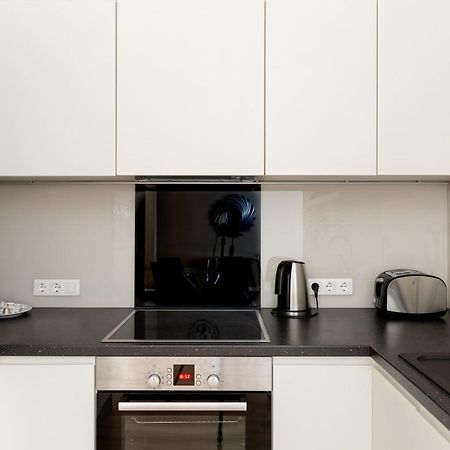 Lovely 2-Bedroom Apartment At The Vaci Street Budapest Exterior foto